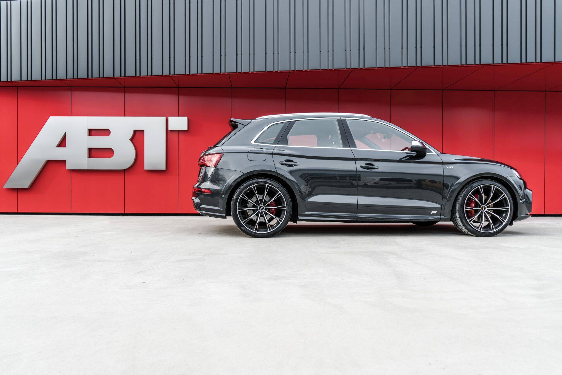 Markant In Power Und Design Abt Audi Sq5 Mit Breitbau