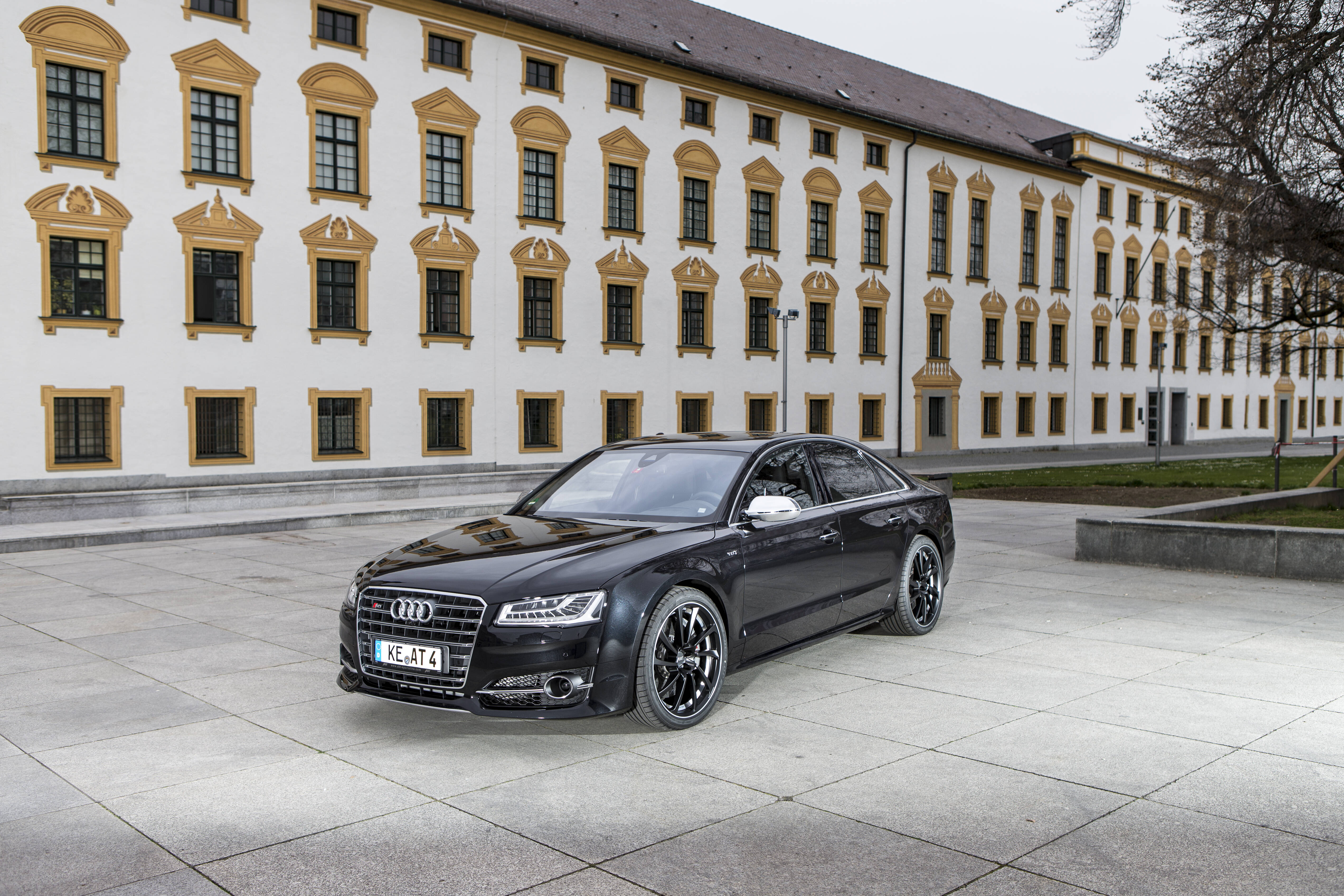 King of the Road: Audi S8 mit 640 PS und attraktiven King of the Road: Audi S8 mit 640 PS und attraktiven