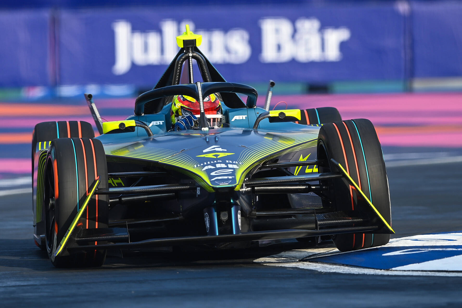 Robin Frijns feiert Formel-E-Comeback mit ABT CUPRA