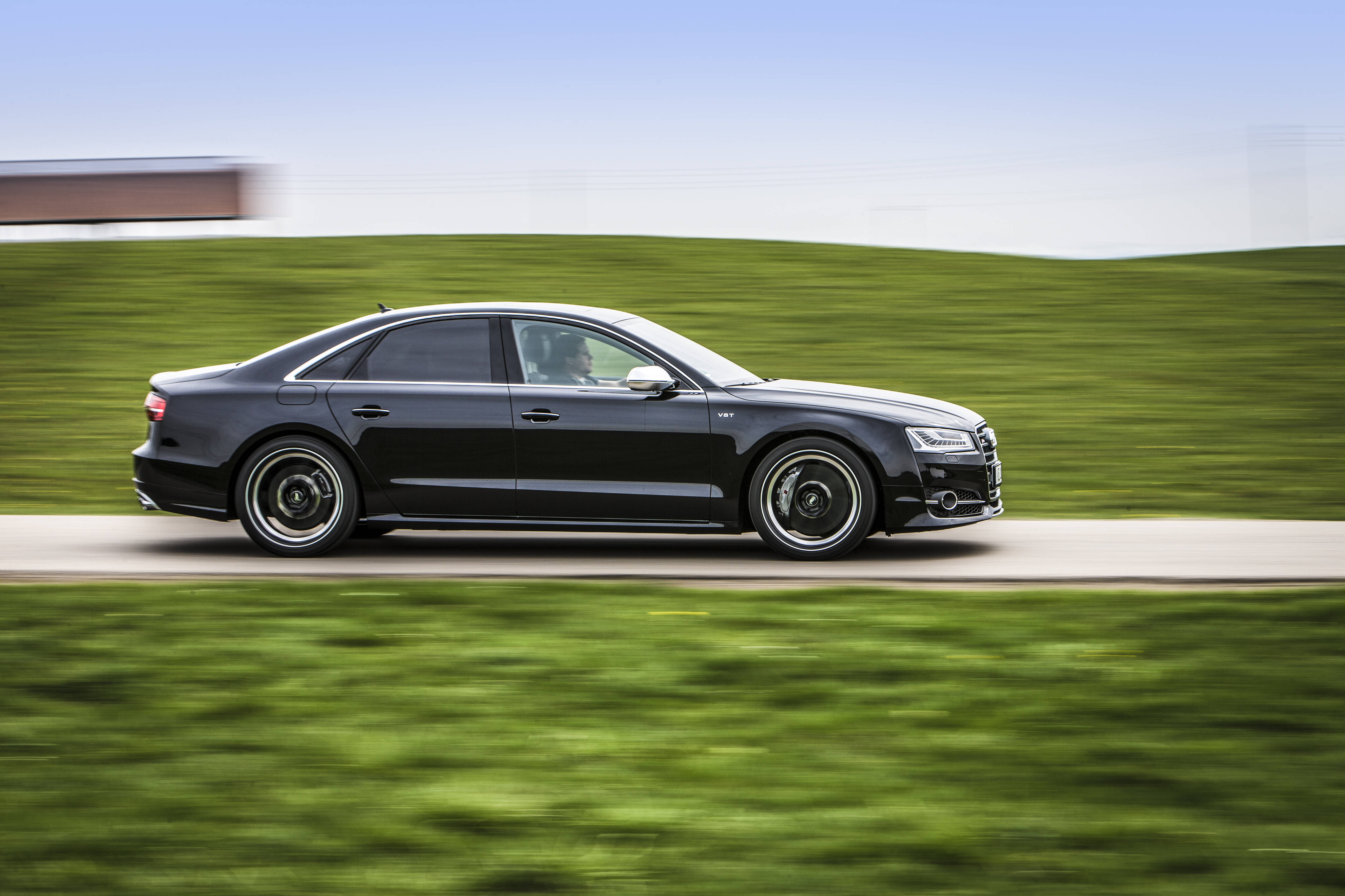 King of the Road: Audi S8 mit 640 PS und attraktiven King of the Road: Audi S8 mit 640 PS und attraktiven