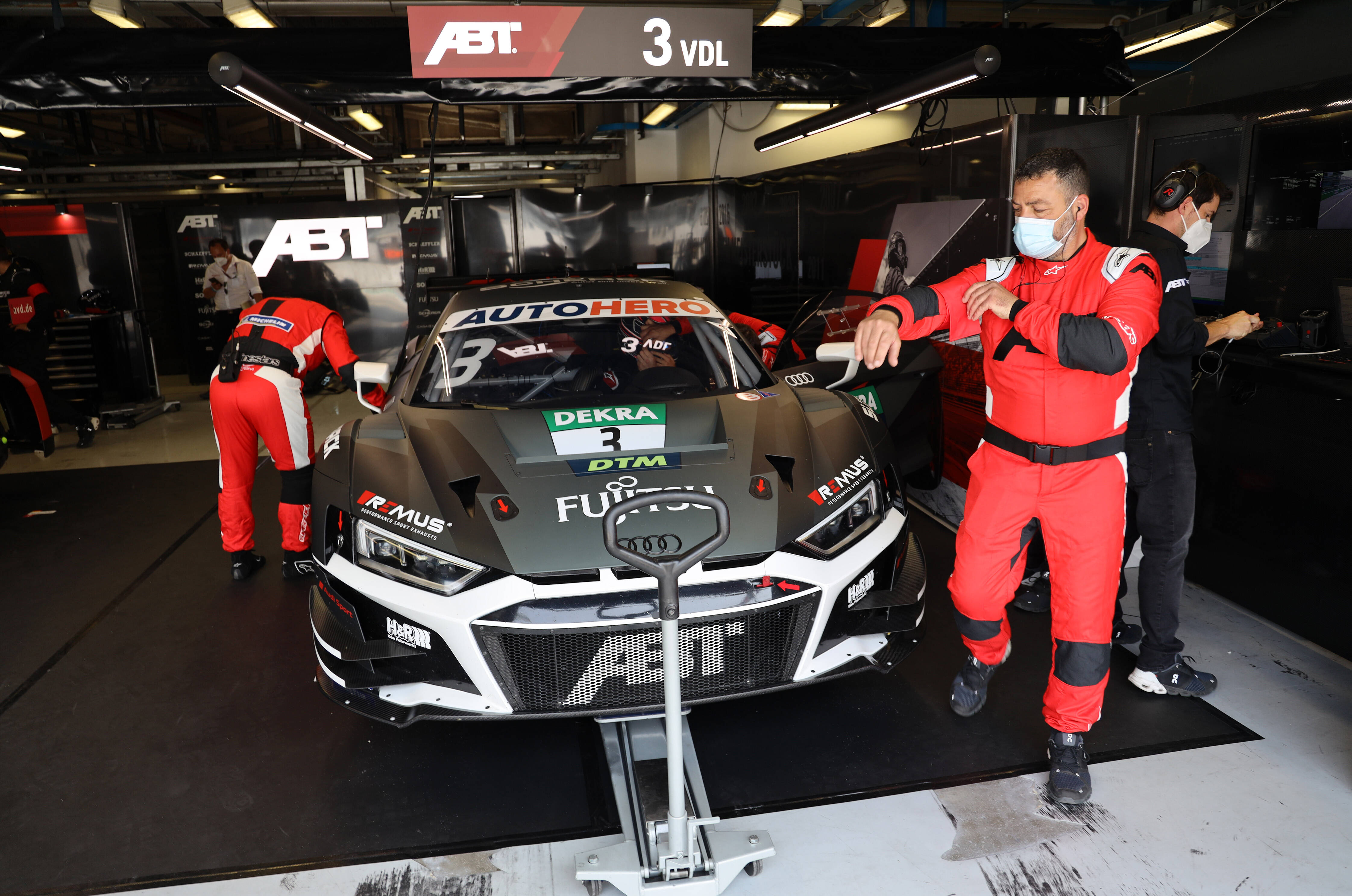 ABT und der Lausitzring jede Menge Pokale, ein paar Tränen und Kelvin van der Linde als DTM-Tabellenführer