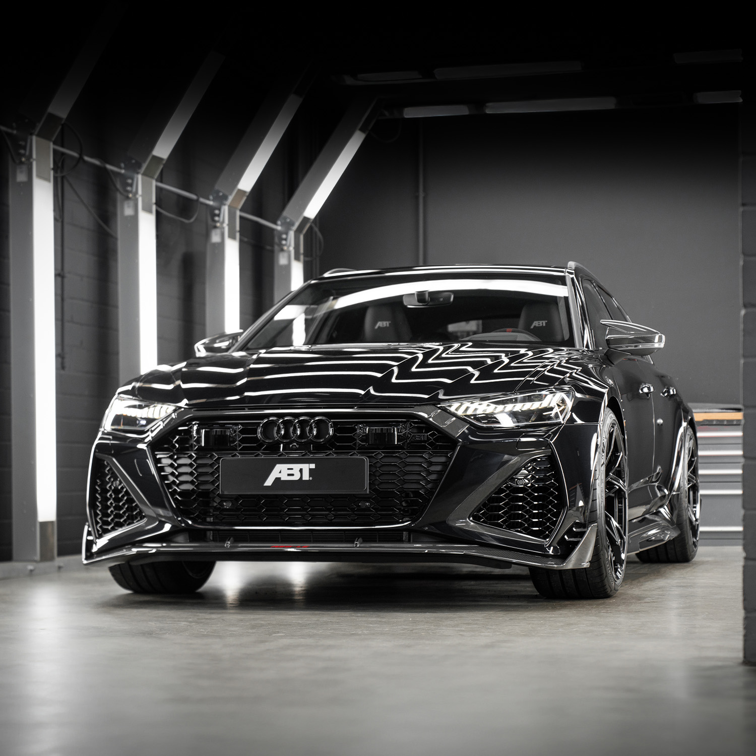 ABT RS6 Legacy Edition - Sebringschwarz Kristalleffekt - 1/200