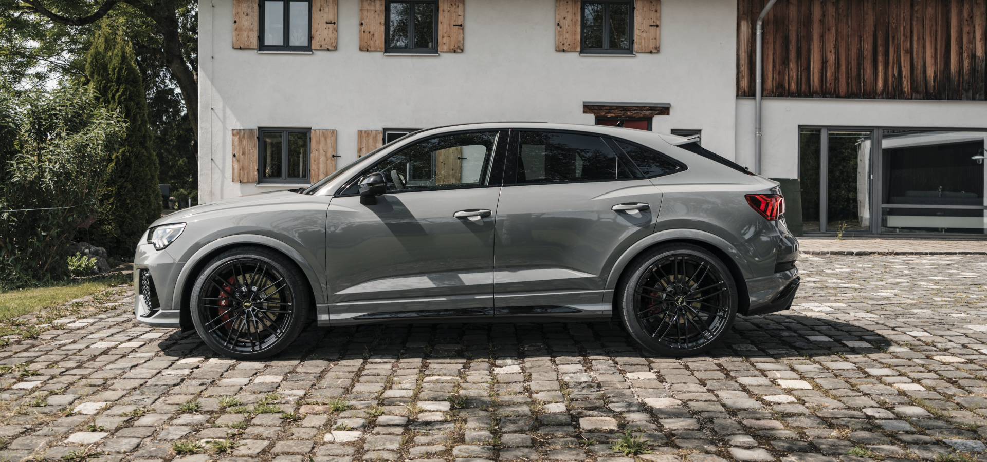 https://www.abt-sportsline.de/fileadmin/user_upload/ABT-Tuning_Audi_RSQ3-Bauernhaus_Seite.JPG