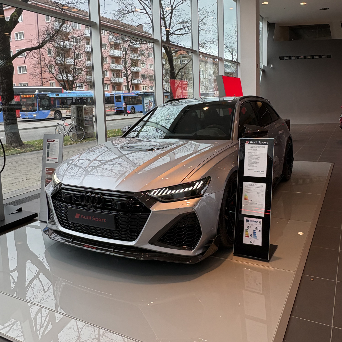 ABT RS6 Legacy Edition - Florettsilber Metallic - 1/200