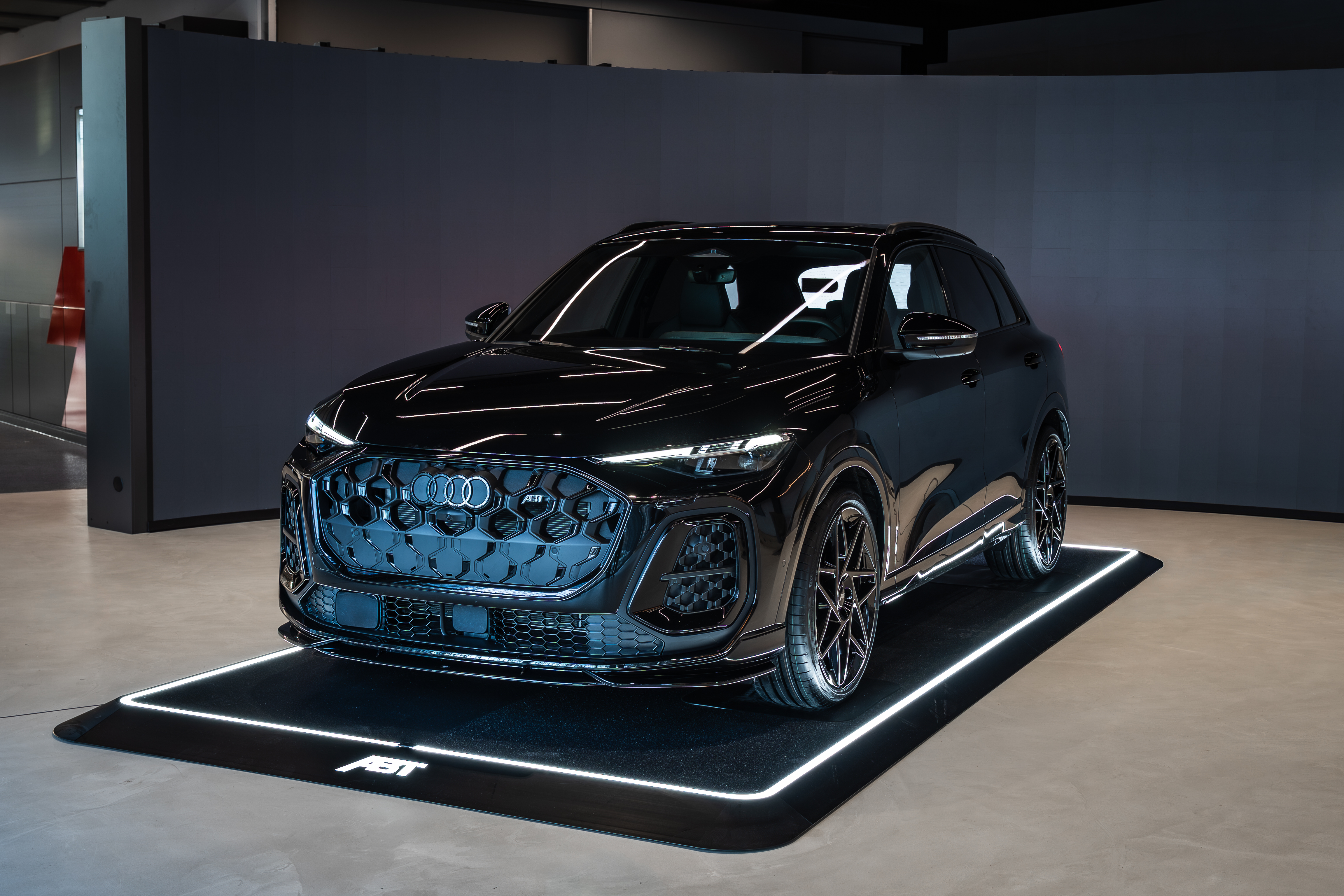 ABT SQ5 - Mythosschwarz Metallic - 440 PS